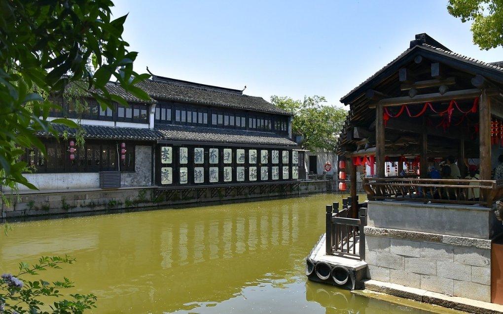 哪个是地板大品牌呢？我想着找个品牌做加盟呢。游戏画面